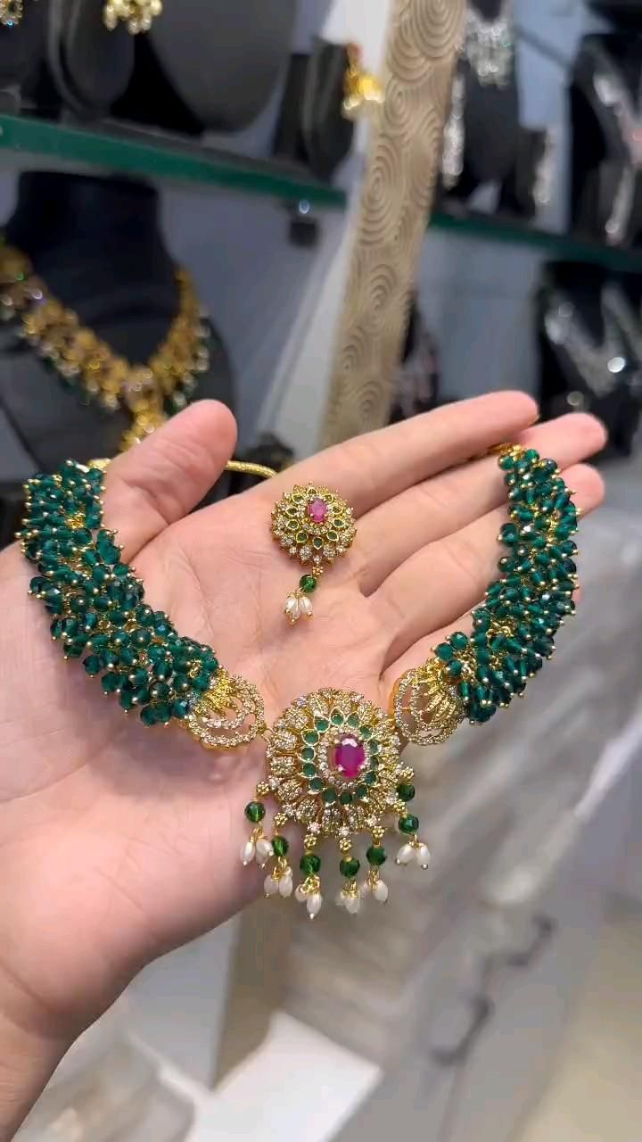 Purneema Green Necklace Set